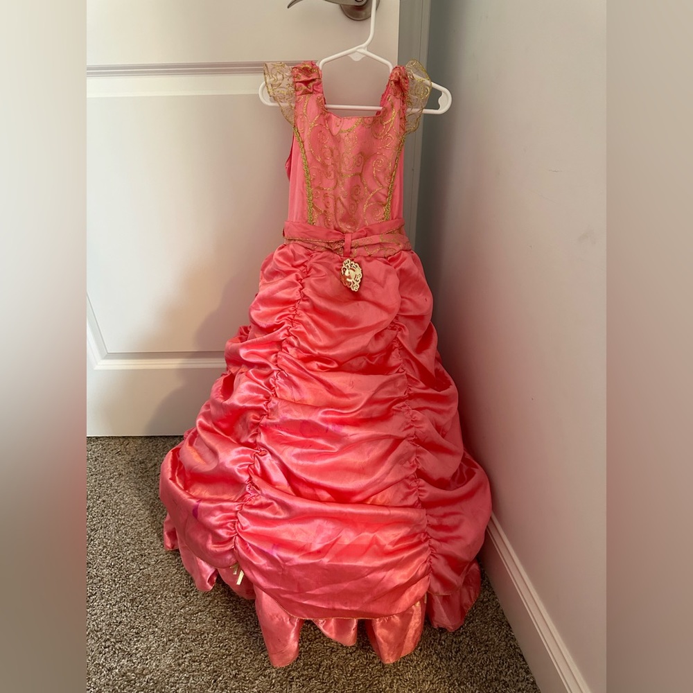 Girls size 5/6 Princess Costume with shoes and wand! Perfect for Halloween!